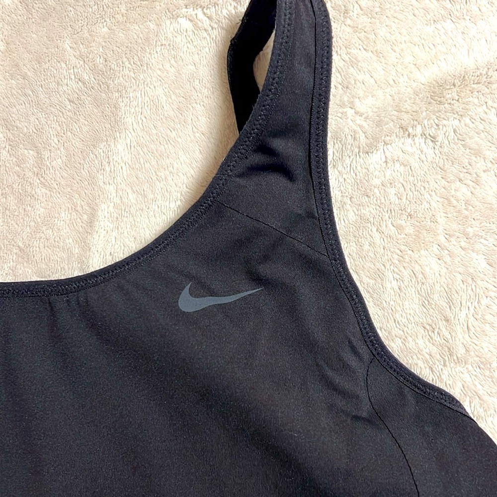 NIKE. DRI-FIT BLACK SPIRT WOMAN BRA. Size XL, runs small like L.Tags are removed - Picture 2 of 6